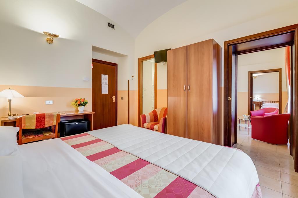 Domus Carmelitana Hotell Roma Eksteriør bilde