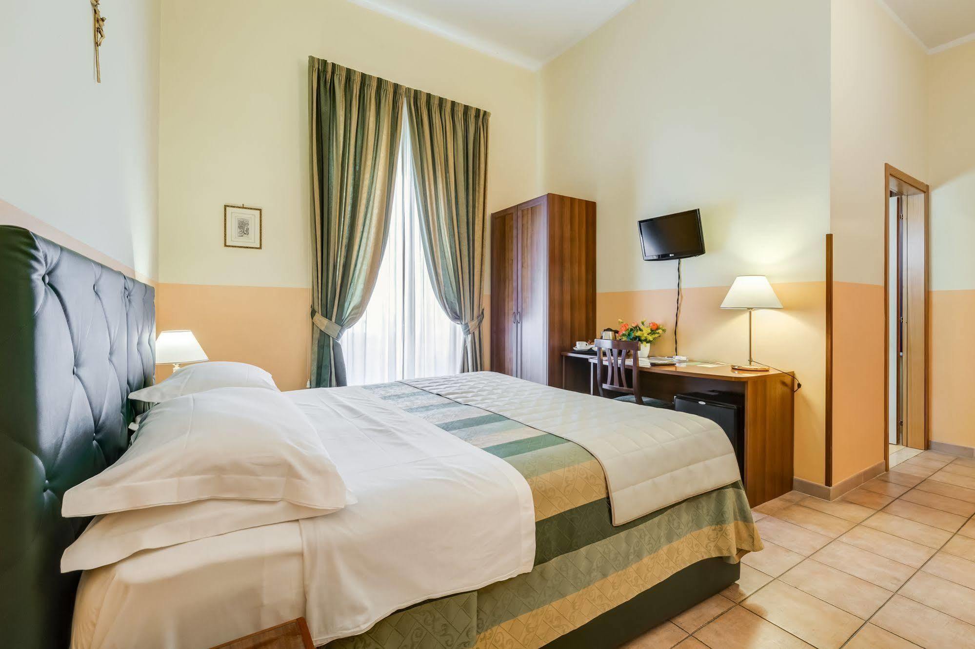 Domus Carmelitana Hotell Roma Eksteriør bilde
